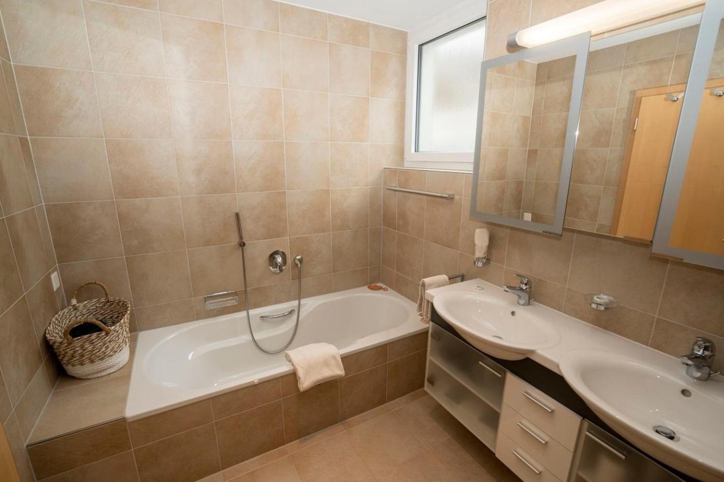Chasa Miramunt 6 Daire Scuol Dış mekan fotoğraf